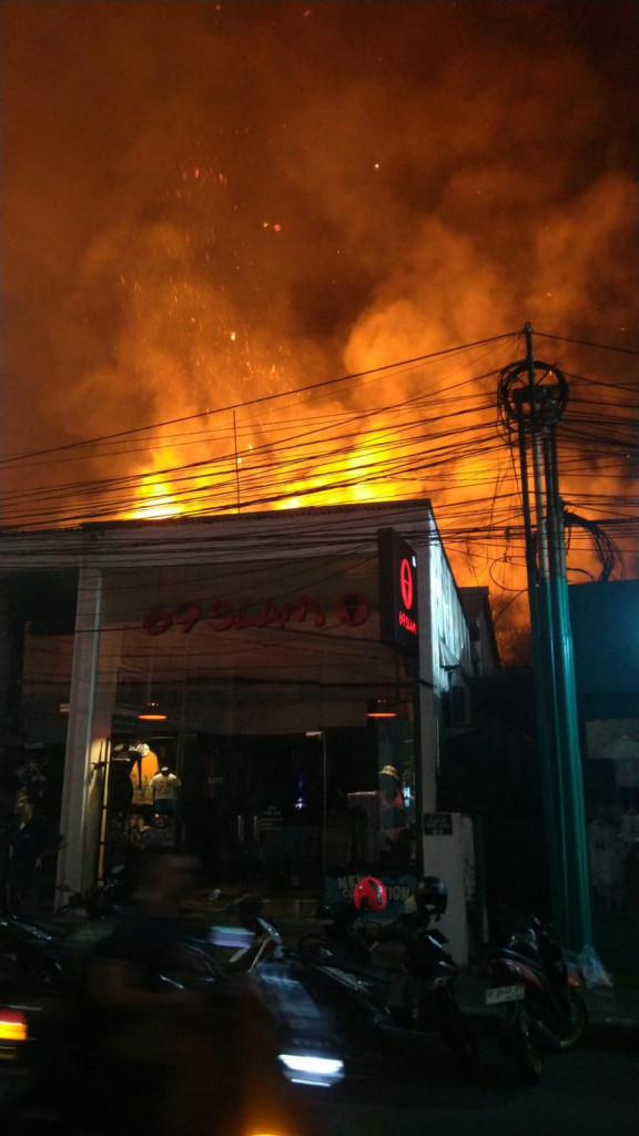 Kebakaran Villa di Jalan Kayu Aya 88, Banjar Basangkasa, Kelurahan Seminyak, Kecamatan Kuta Tanggal 25 Juli 2024